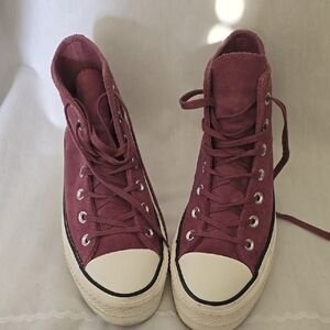 Women's High-Top Sneakers in Burgundy